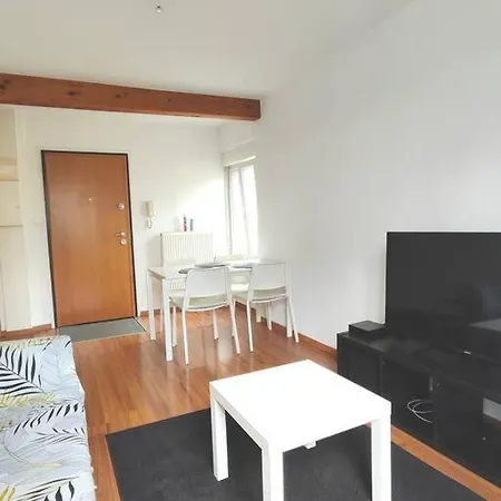 Apartman Palais Des Sports+tram A 2 Min+wifi+3 Ch *